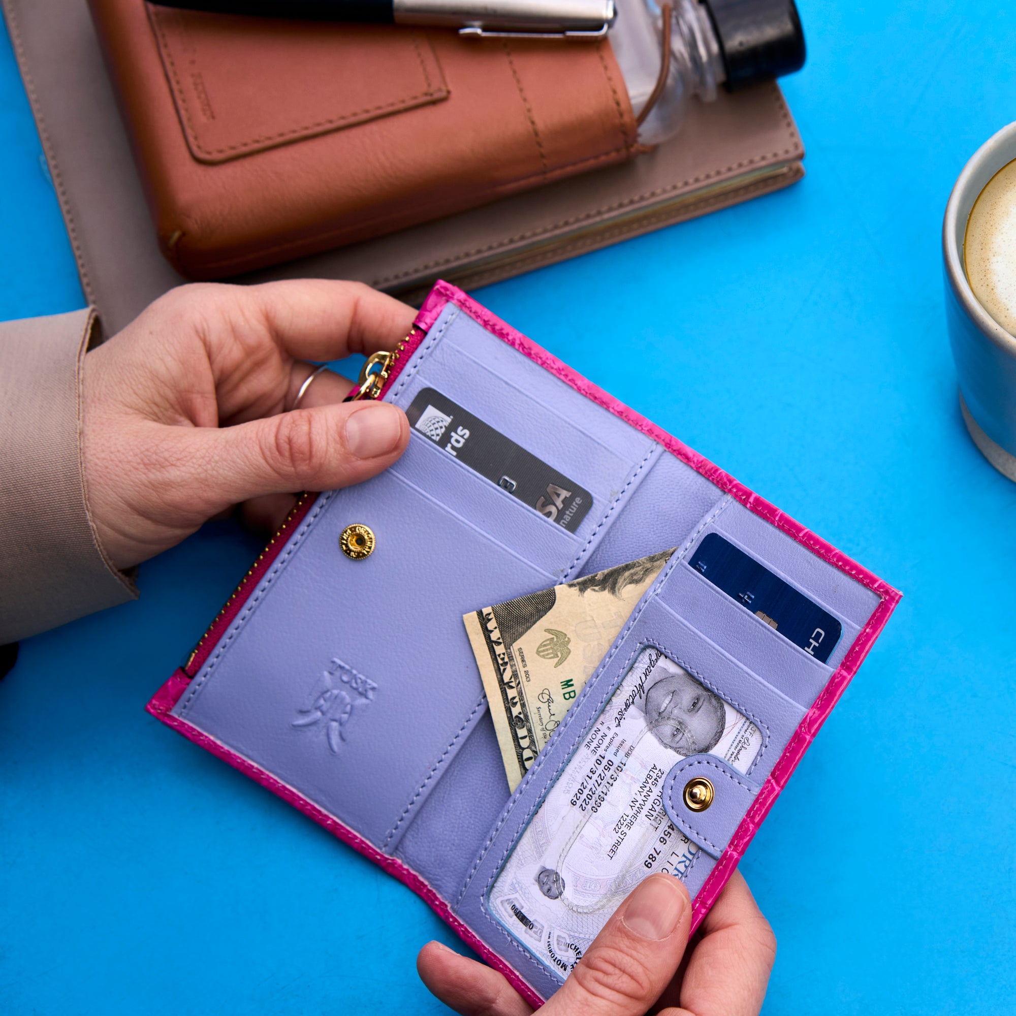 Antilla | Slim Card case w/Zip Coin Pocket-Tusk