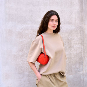 tusk 9944 italian pebblegrain leather barrel bag  orange model 05 - ORANGE