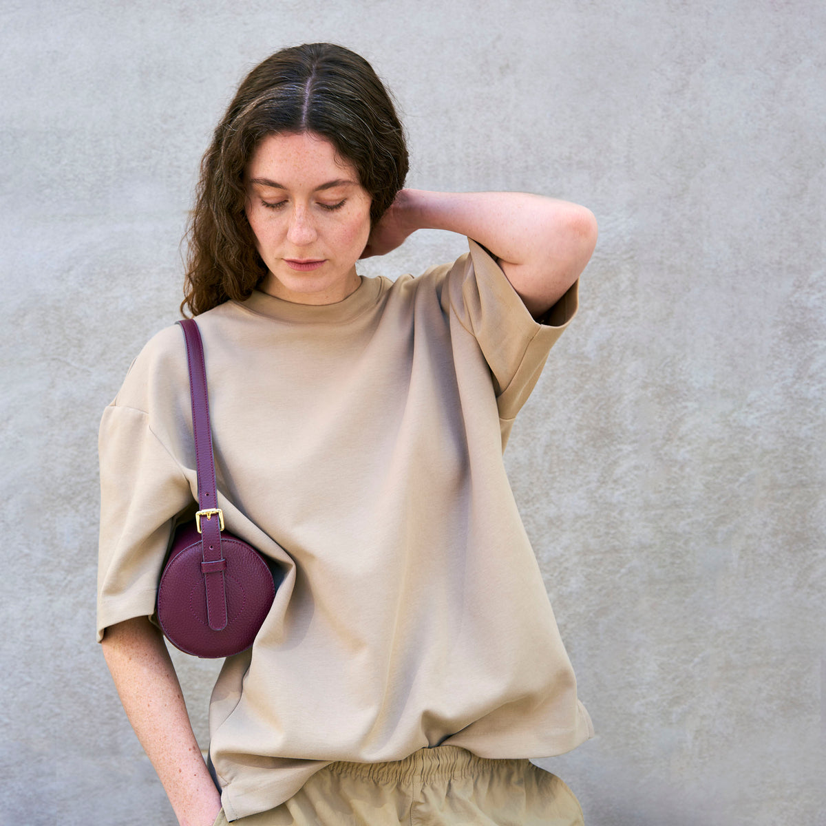 tusk 9944 italian pebblegrain leather barrel bag oxblood model 08 - OXBLOOD