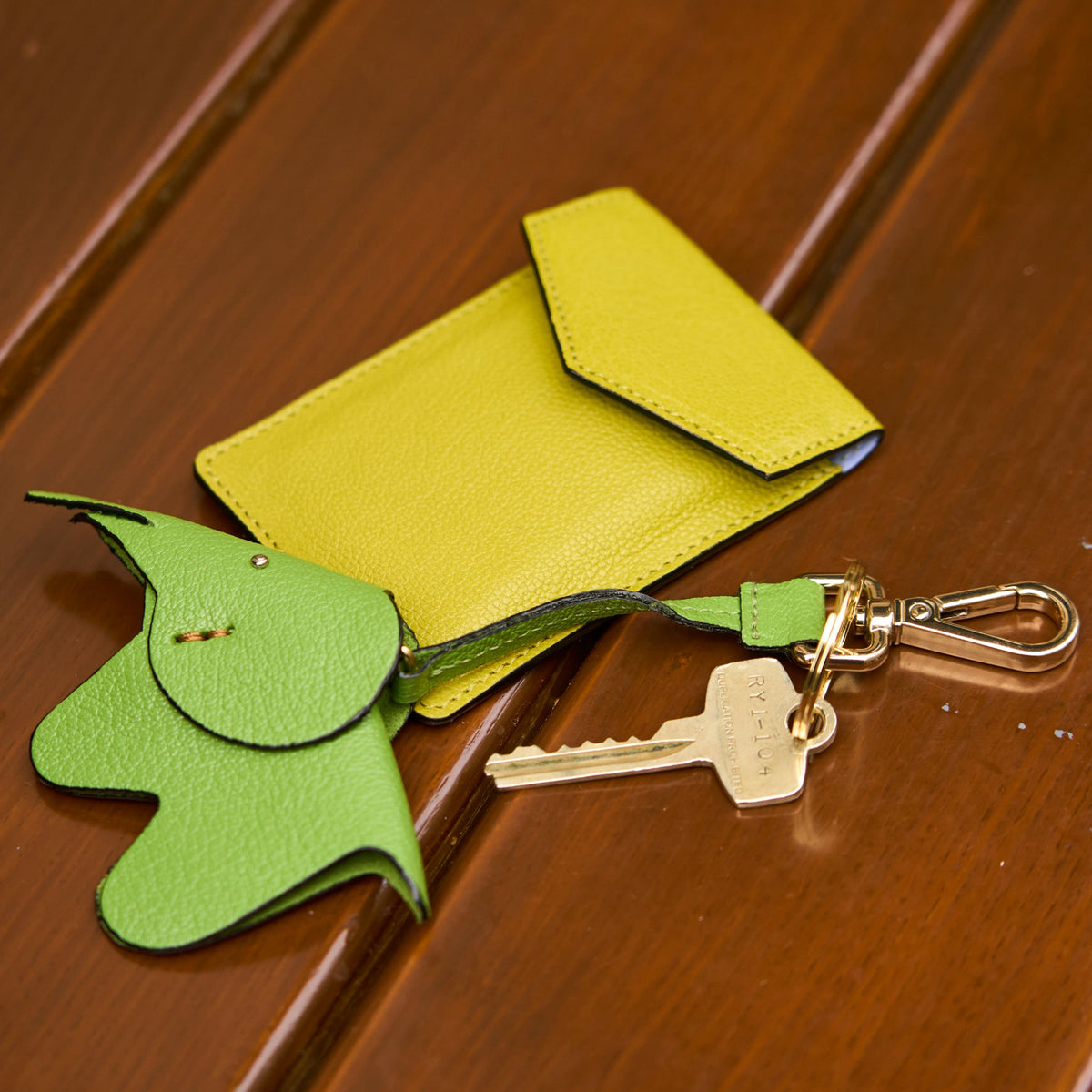 tusk 2002 mini leather card case avocado  still 02 - LEMON