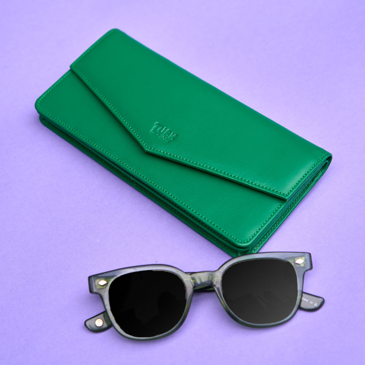 tusk 434 leather clutch wallet emerald still 01 - EMERALD