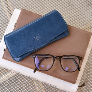 tusk 771 siam leather eyeglass case with magnetic closure blue and chocolate still 01 - BLUE/CHOCOLATE