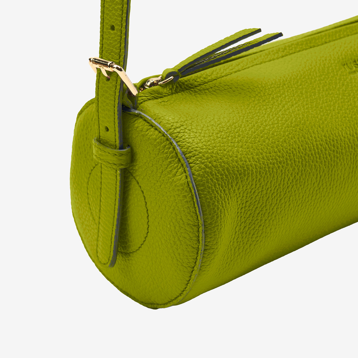 Tusk 9944 Amoli Barrel Bag in Italian pebble-grain cowhide leather. Close-up showing the leather texture, strap, zipper pull and gold hardware - AVOCADO